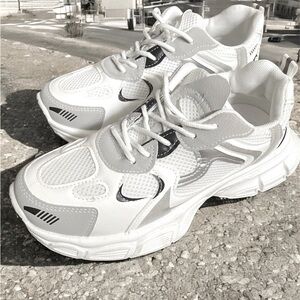 Chunky White Sneakers – Urban Style & Comfort